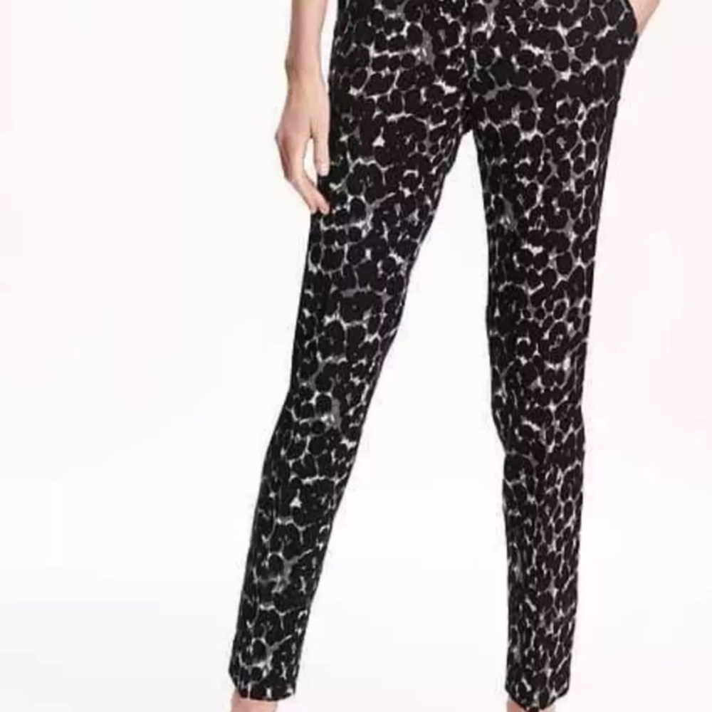Old Navy Harper Mid-Rise Cheetah Pant